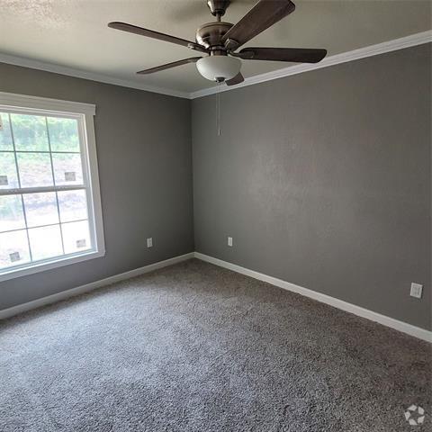 Building Photo - 1721 Hillside Dr Rental
