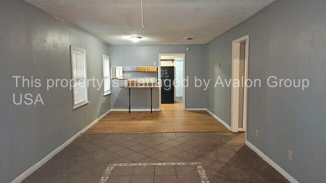 Photo - 3056 Date St