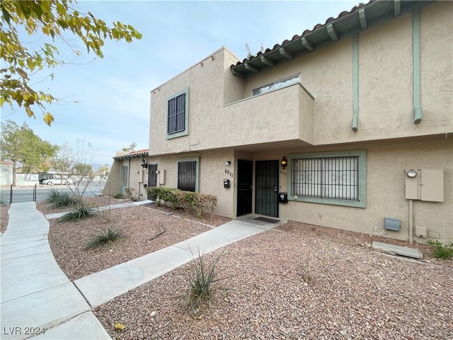 Photo - 6011 Vegas Dr Townhome