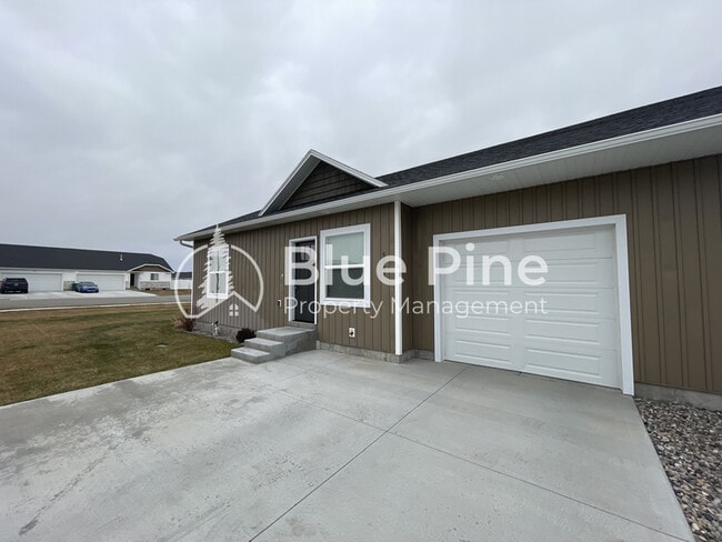 Photo - 5844 Wildrose Ave