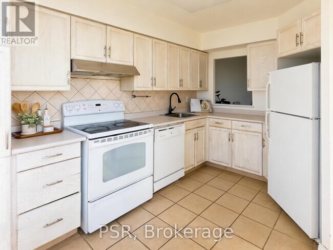Photo - 11 Thorncliffe Park Dr Unit 205