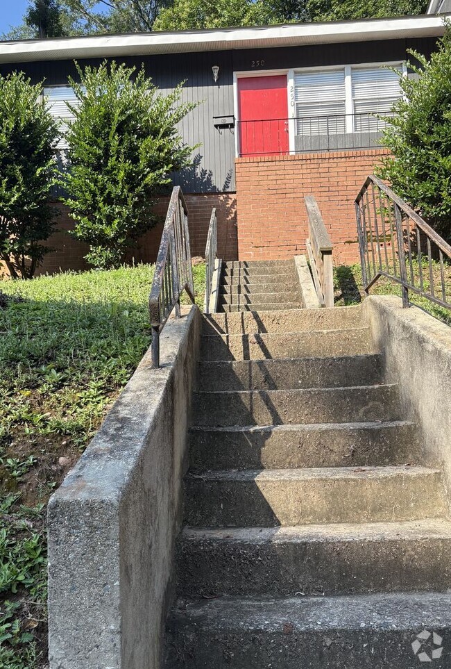 Building Photo - 250 Ridgewood Ave Rental
