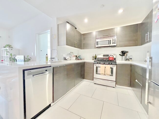 Photo - 1700 Sawtelle Blvd Unit 219