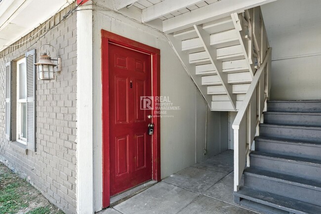 Photo - 202 N Kealy Ave Unit 202 N Kealy Ave