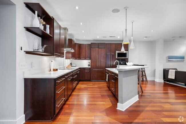Building Photo - 182 E Bay St Unit 203 Rental