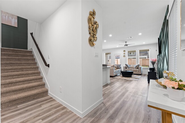 Photo - 2929 Amherst Mdw Ln