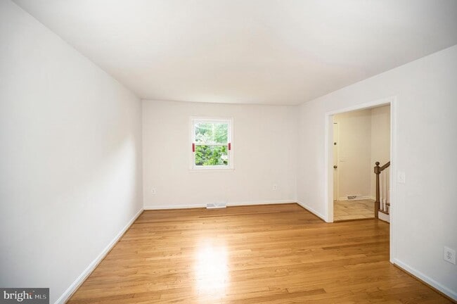 Photo - 455 Ridgemore St