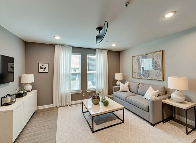 Building Photo - 432 W Tremont Ave