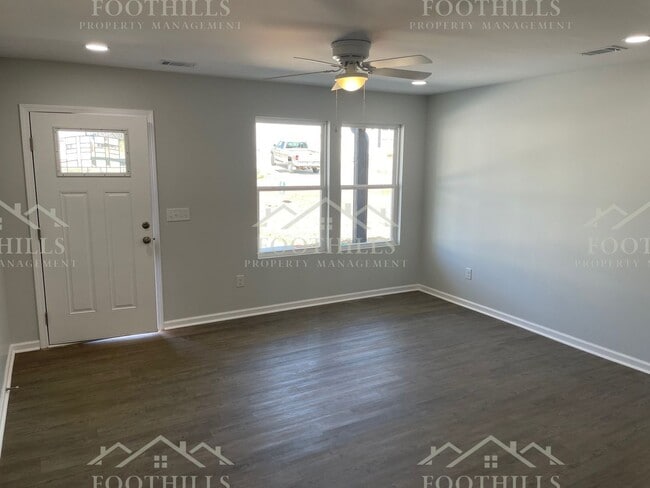 Photo - 103 Rhoe Cir