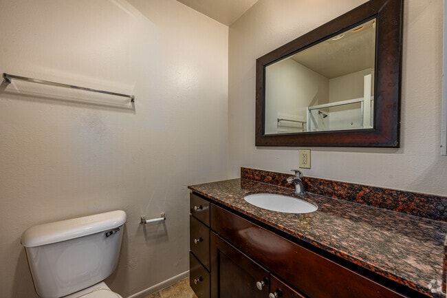 3BR, 2BA - 1400SF - Bathroom