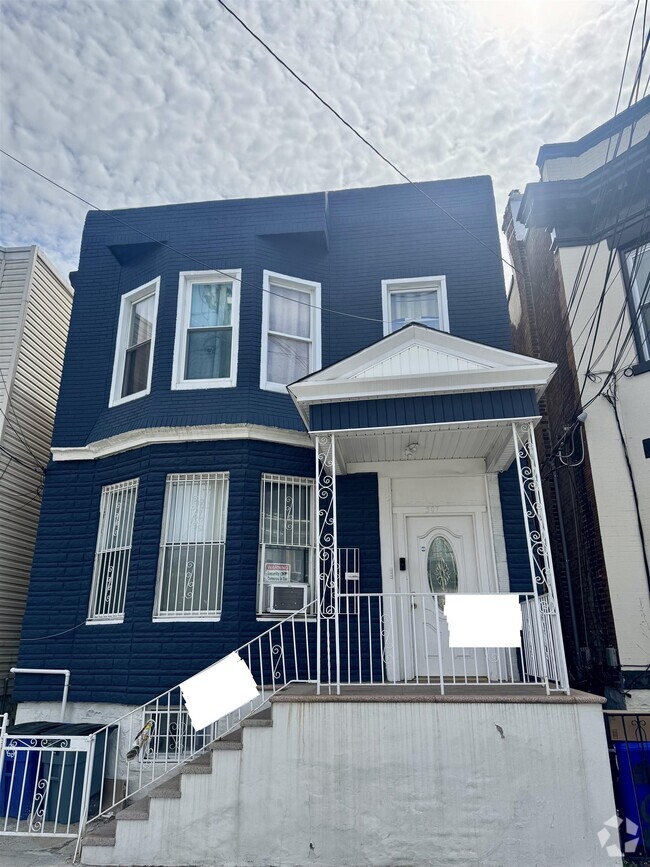 Building Photo - 307 59th St Rental