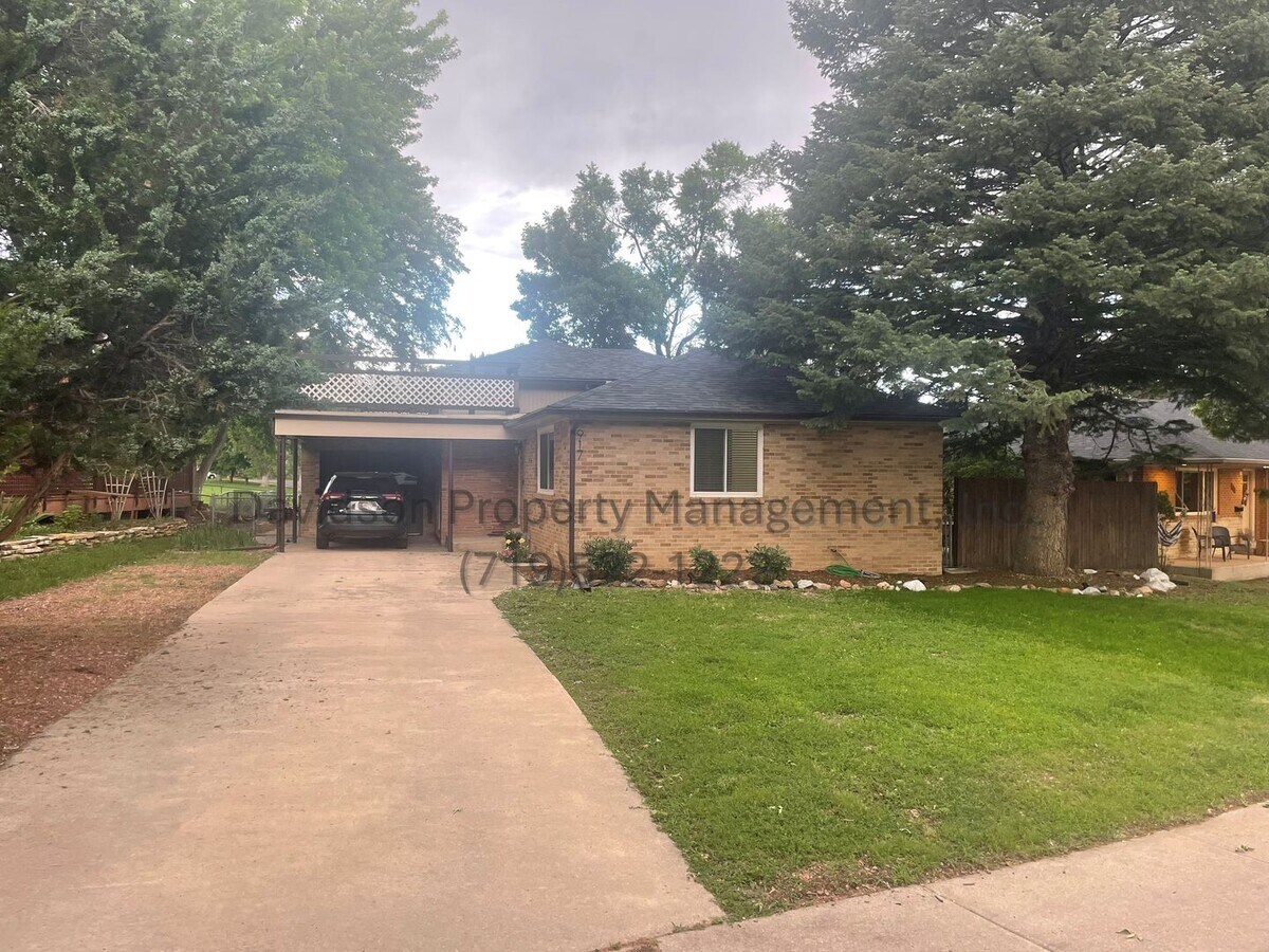 Beautiful Updated 4 Bedroom Near Garden of... - Beautiful Updated 4 Bedroom Near Garden of... House