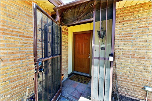 Photo - 10117 Mercedes St