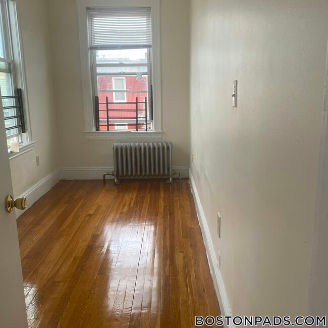 Photo - 19 Mora St Unit 6