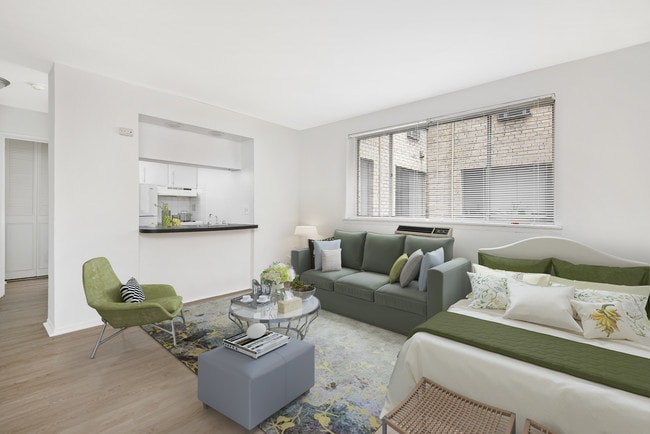 Photo - 537 W. Melrose