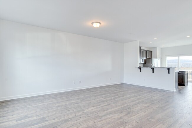 Photo - 221 Addison Ct