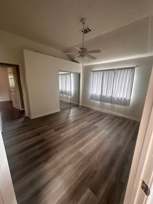 Photo - 3315 S Greenpark Dr
