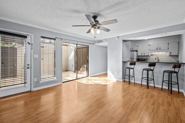 Photo - 3350 Altamont Rd S