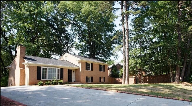 Building Photo - 6836 Park South Dr Rental