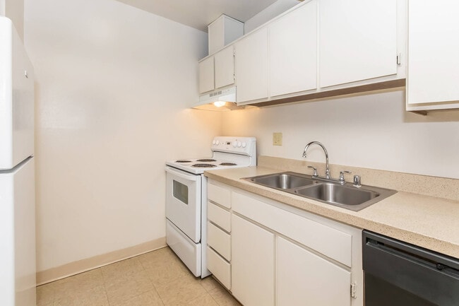 Cedarwood Apartments