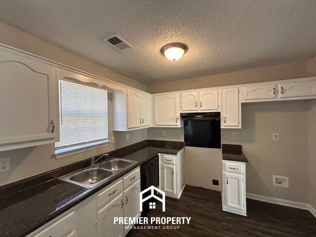 Photo - 7610 Bridlewreath Rd.