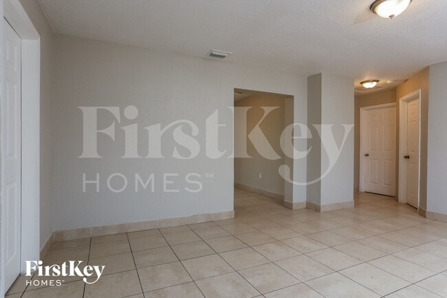 Photo - 731 NW 175th Dr