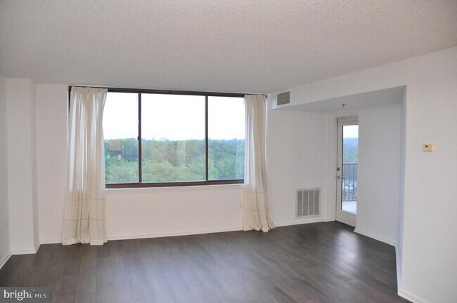 Photo - 10101 Grosvenor Pl Unit 1804
