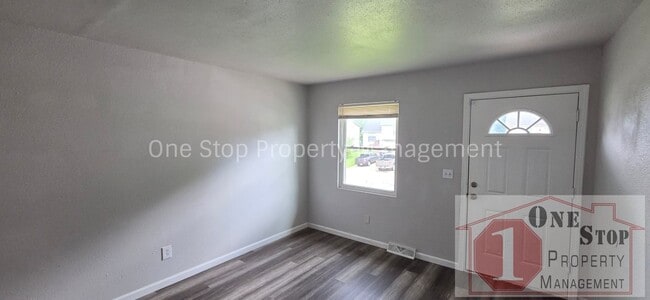 Photo - Spacious 3 Bedroom, 1 Bathroom Duplex for Rent in Independence, Missouri