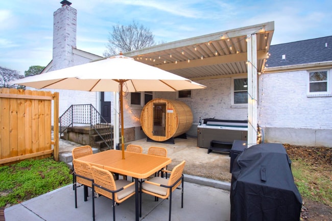 Photo - 2314 Deerwood Rd