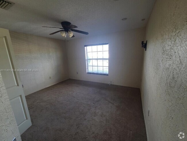 Building Photo - 20249 NW 27th Ct Rental