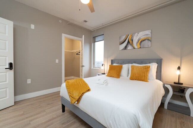 Photo - 515 E Market St Unit ID1228646P