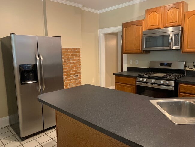 Photo - 154 E Gates St