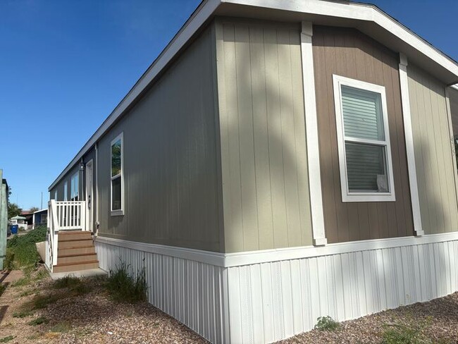 Building Photo - 2060 N Center St