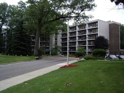 Pine Oak Apartments - Pine Oak Apartments