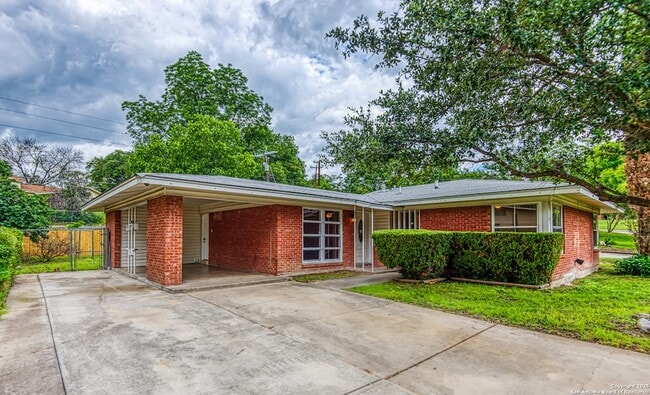 Building Photo - 211 Green Meadow Blvd