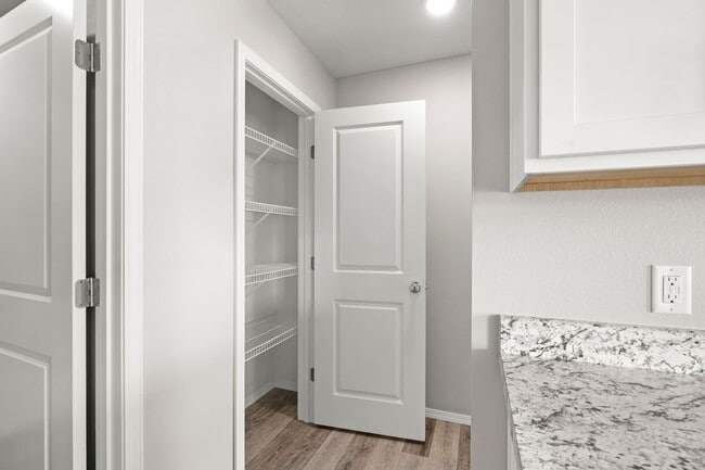 Photo - 4 bedroom home with a fenced in yard!