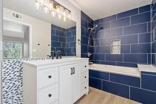 Photo - 1335 Lake Cir