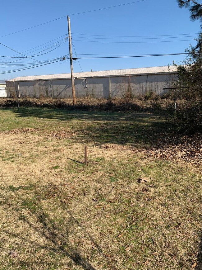 Photo - 1810 Fairlane- 2 Units Unit A