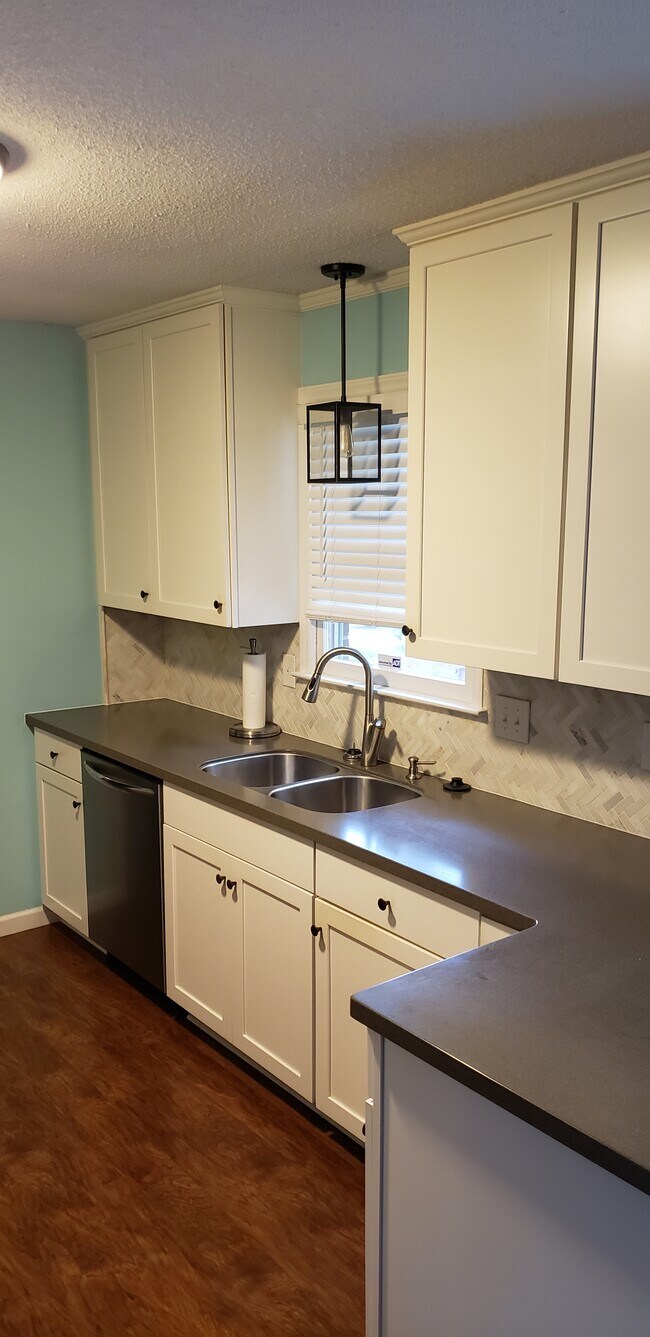 Photo - 100 Jackie Ave