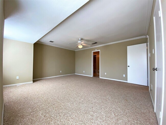 Photo - 751 Bering Dr