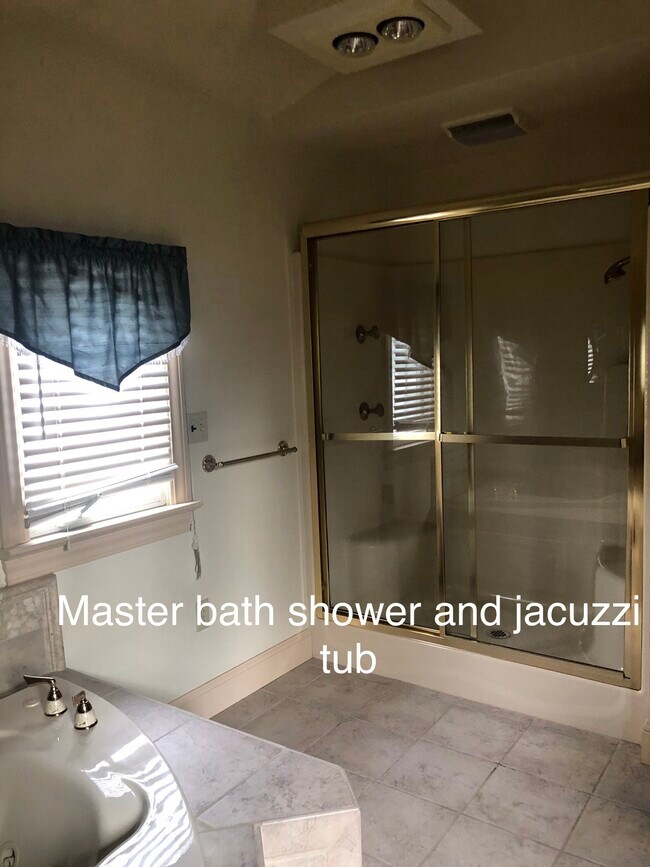 2 bed / 2 bath UPSTAIRS of triplex Townhome Townhome Rental in