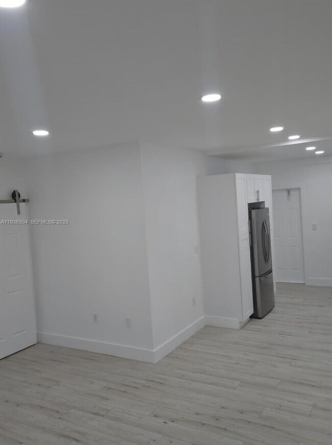 Photo - 14410 NE 5th Pl Unidad 4