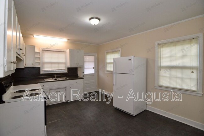 Photo - 1430 Jackson Rd House
