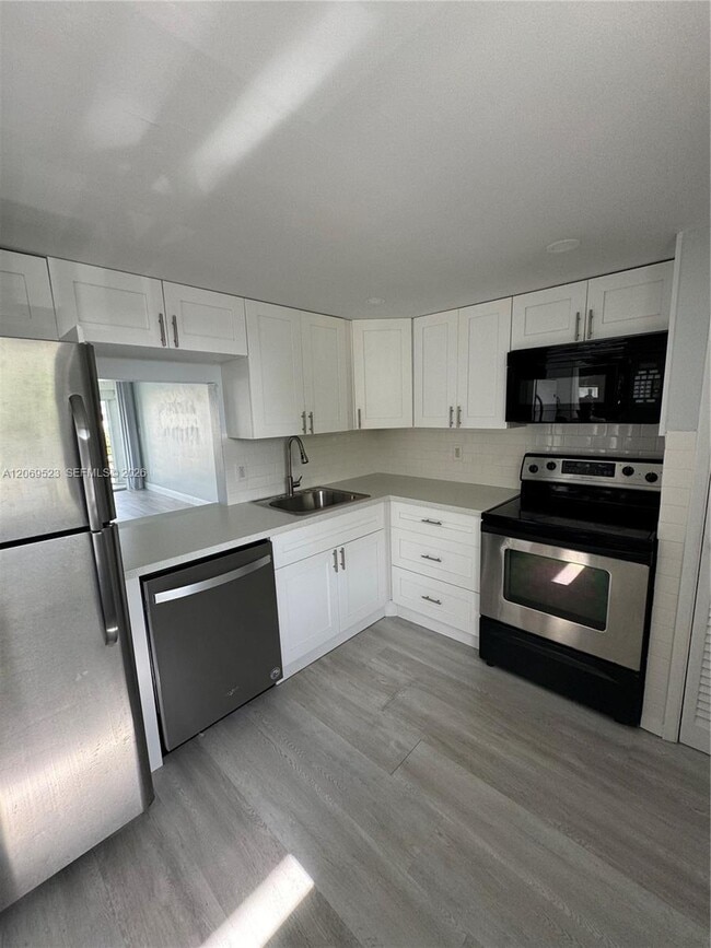 1398 NE 191st St Unit C305