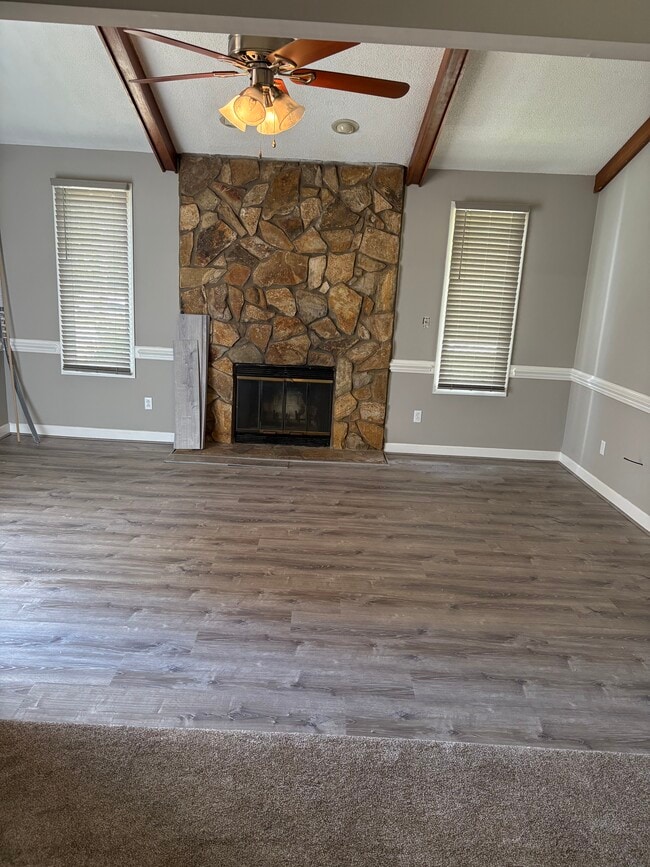 Living Room - 5114 Highway 221 Apartments Unit Duplex