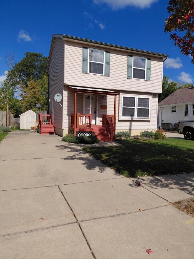 Photo - 29528 Balmoral St