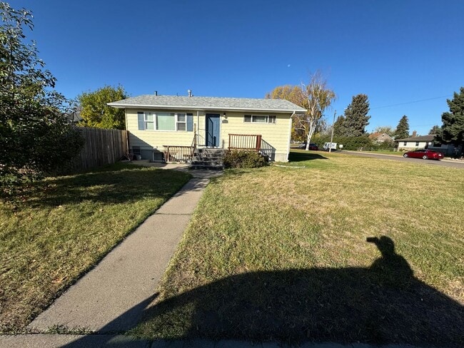 Building Photo - 1724 14th Ave S Unit 1/2