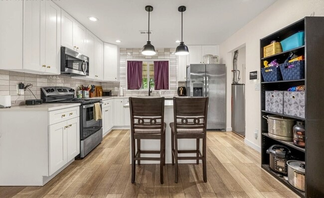 Photo - 601 Hackberry Dr