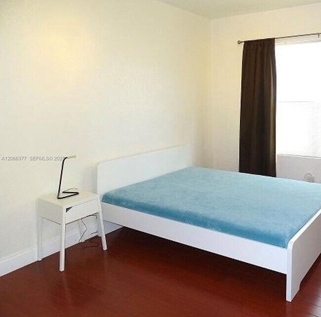 7334 Harding Ave Unit 4