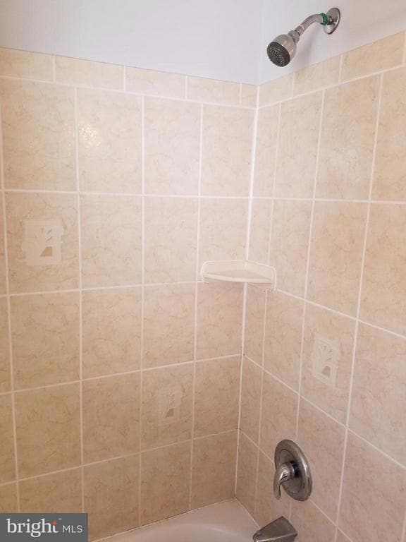 Photo - 1553 19th St N